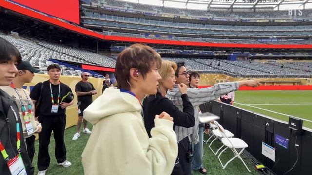 Эскиз финального шоу BTS FIFA World Cup 2026 в перерыве между таймами