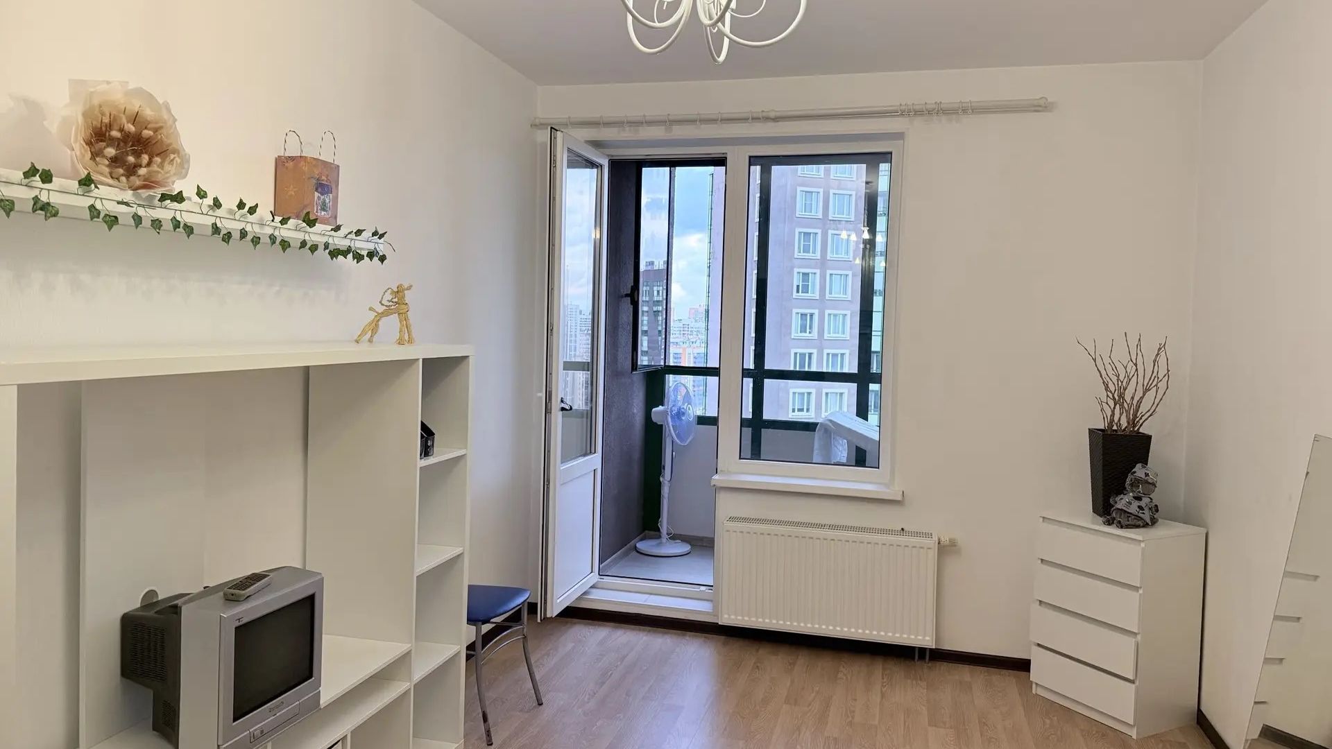 Квартира-студия 30 м², этаж 18/22, г Мурино, б-р Воронцовский, д. 12