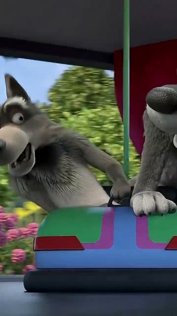 Газ в пол  перелетел через забор!  Shorts машаимедведь КарусельКарусель MashaandtheBear