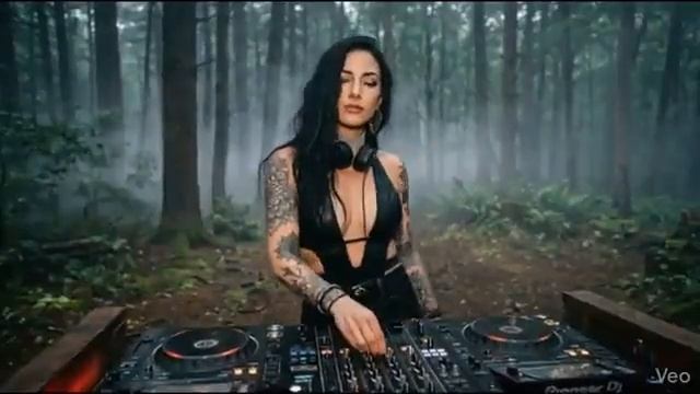 Hypnotic Underground Tech House.mp4