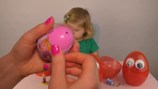 Diana Opens Huge Surprise Eggs with Disney Princess Toys