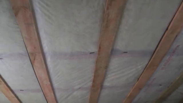 Черновой потолок по деревянным перекрытиям Пароизоляция и доска Обзор