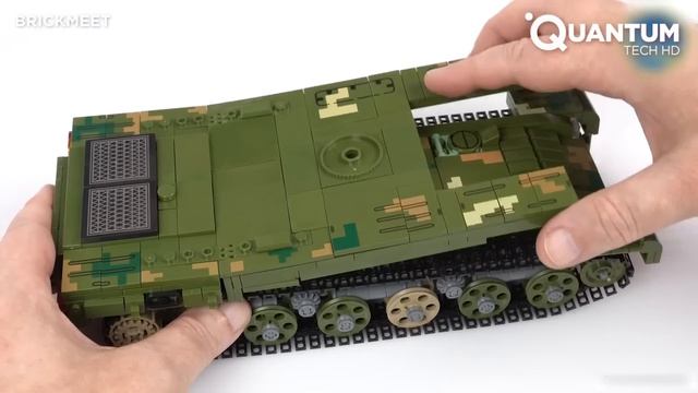 Мужчина строит гиперреалистичные танки из LEGO с деталями | 13000 деталей