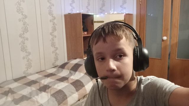 первый ролик без маски простите...