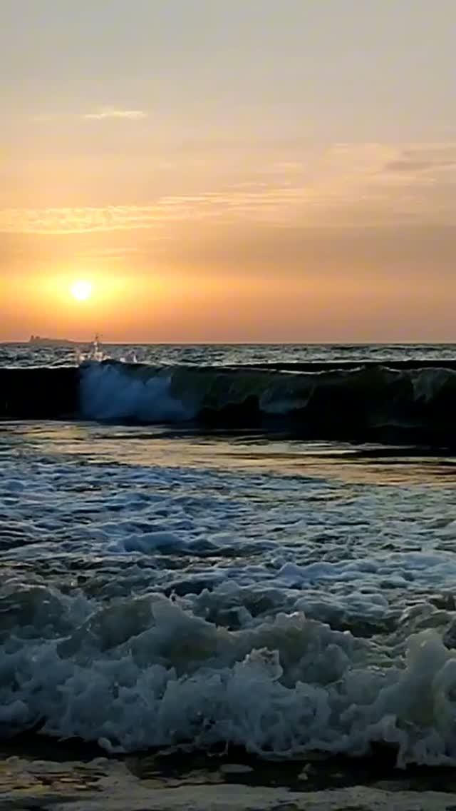 Ах эти Балтийские волны на закате 😍