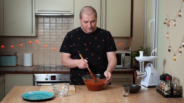 Аджика которая сделает вкусным любое блюдо. (1080p).mp4