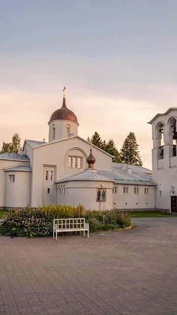 В 1878 году на Валааме иеромонах Алипий писал образ Богородицы.