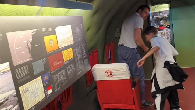 Американский самолёт Дуглас дс-3 и современный Боинг 777