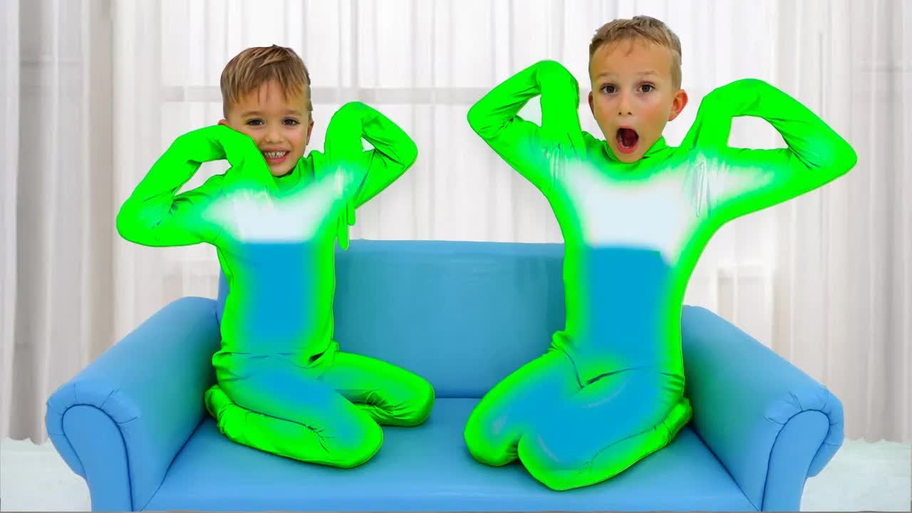 Смешные истории с игрушками для детей - видео Влада и Ники