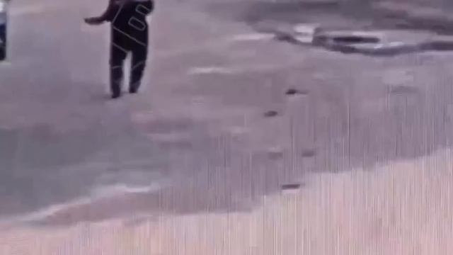 Мужчина похитил пятилетнего ребёнка в Новокузнецке и унёс его к себе домой, — СМИ.
