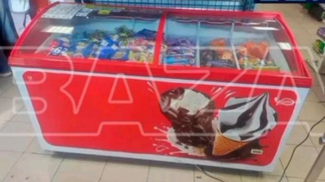Семилетняя девочка попала в реанимацию после удара током от холодильника с мороженым в Подольске.
