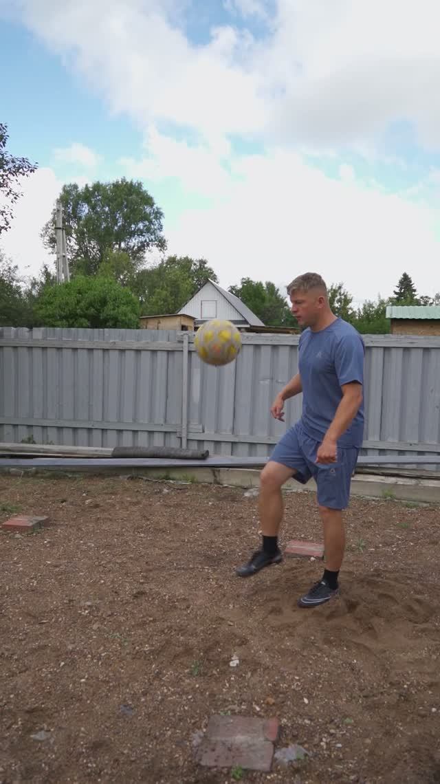 Футбол с каменным мячом