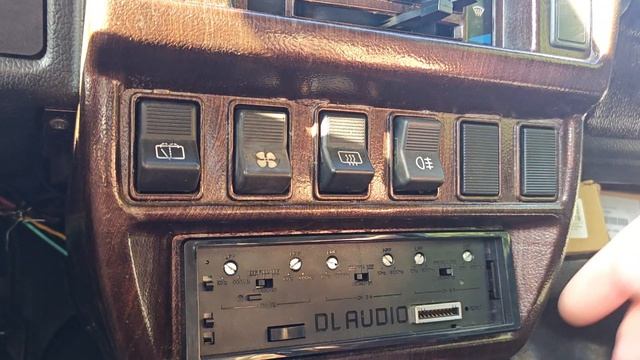 Установка головного устройства в Lada 4х4. Barracuda HALF-DSP Head Unit