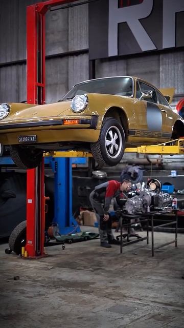 Восстанавливая дух классики #автосервис #porsche #mechanic #911 #porsche911 #classic #cartok