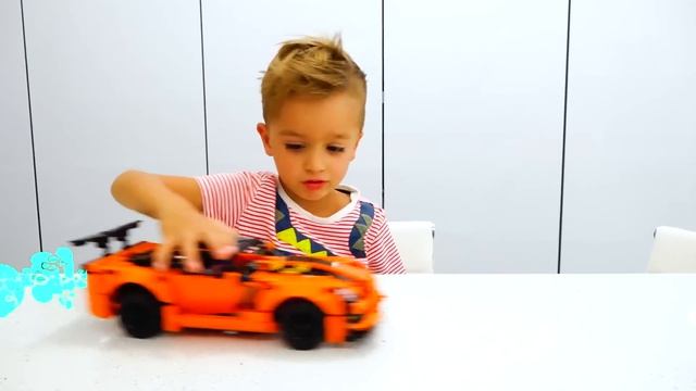 Влад и Никита - автомат с игрушками история 2