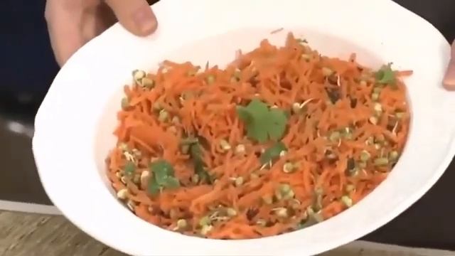 салат из моркови и проростков маша