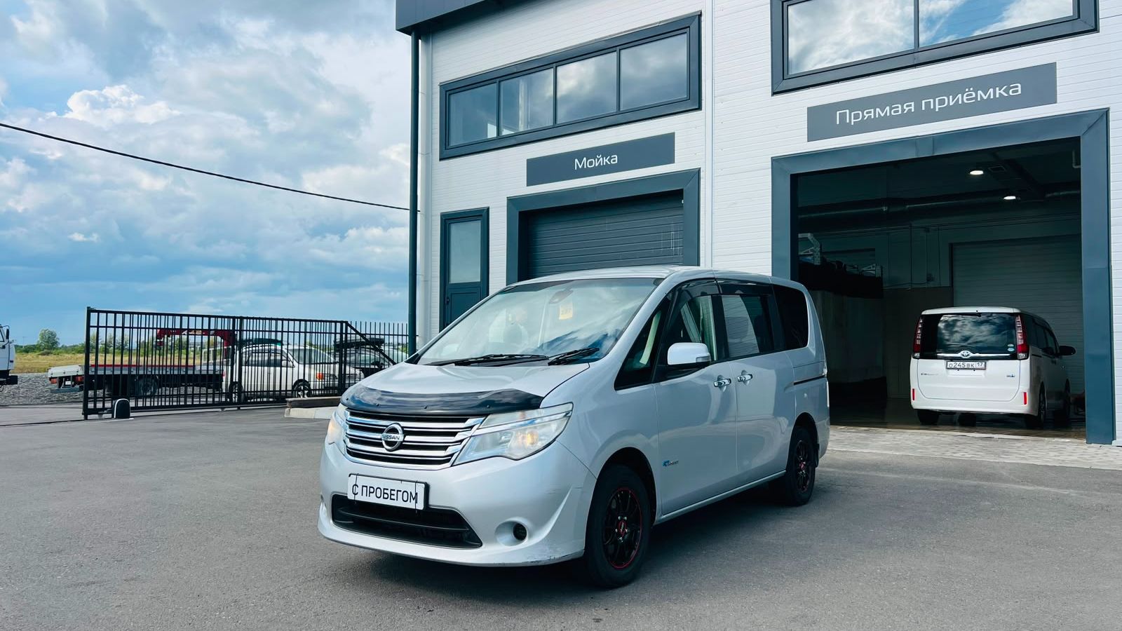 Nissan Serena, 2016 год
