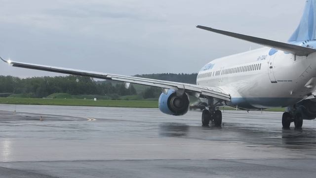 Залипательное видео: рулёжка самолета