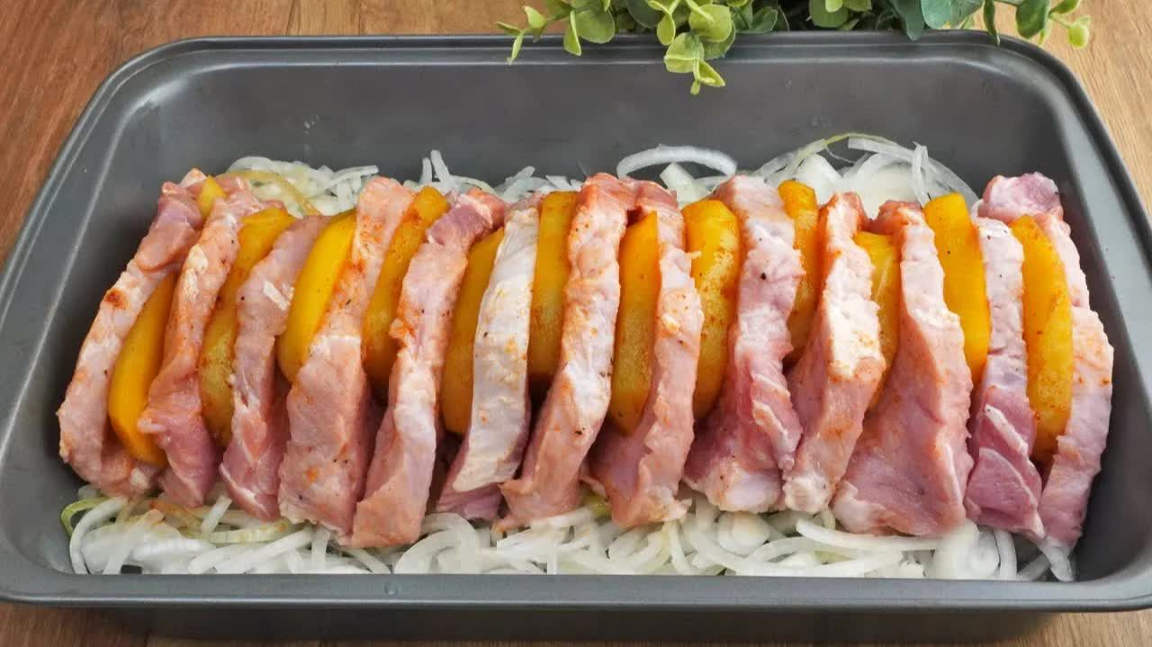 Так вкусно и просто! Картошка с мясом в духовке. Вкуснейший обед по домашнему.