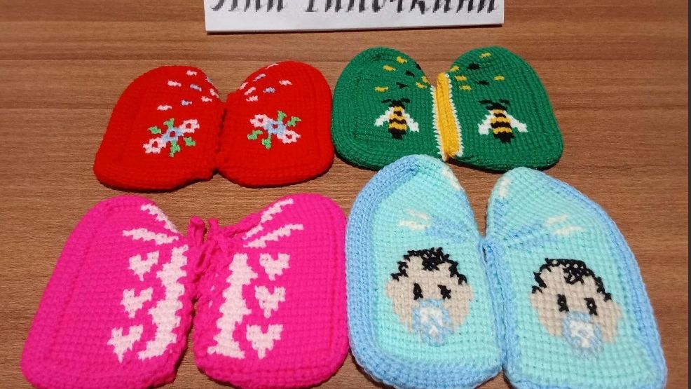 детские следочки тунисским вязанием