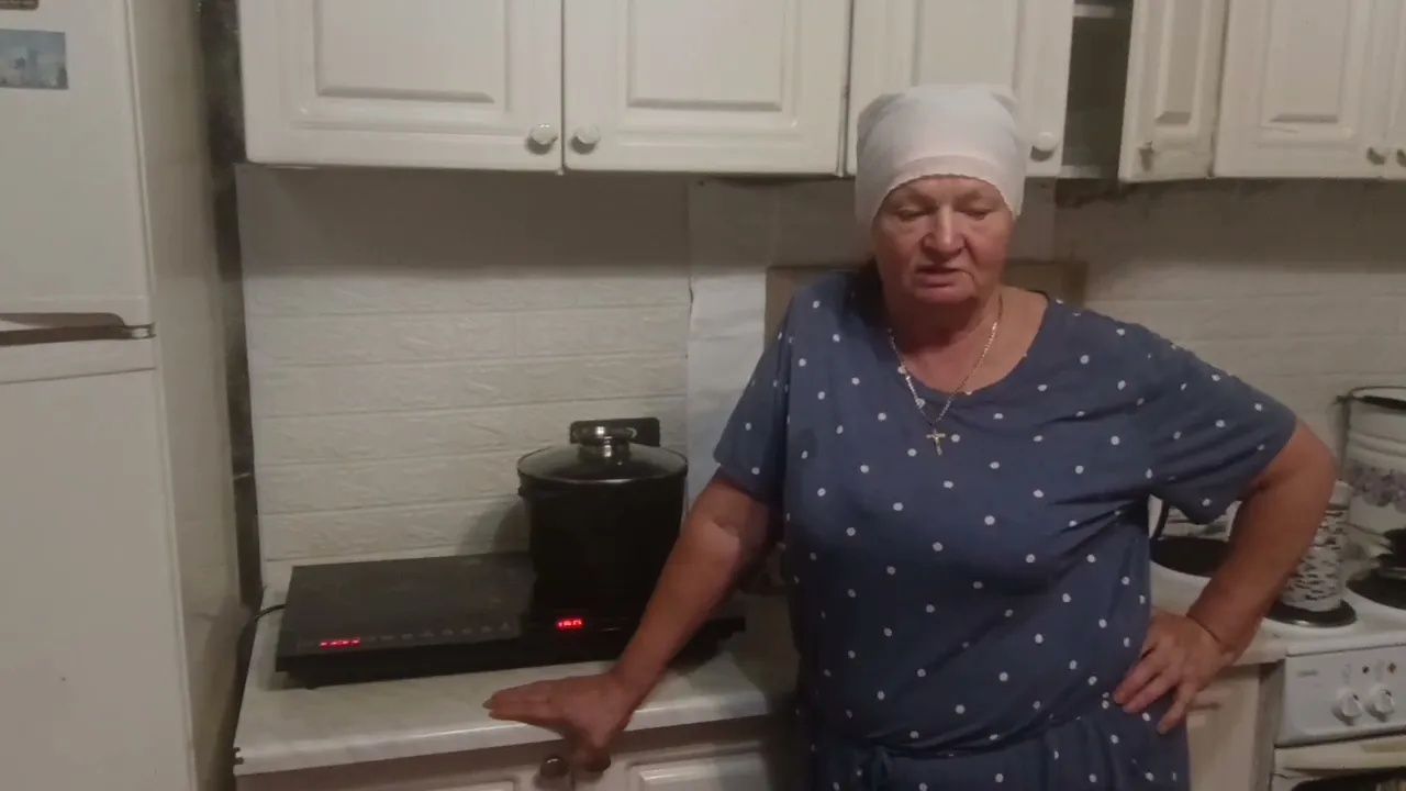 Три поколения. Усталая но продолжаю работать.