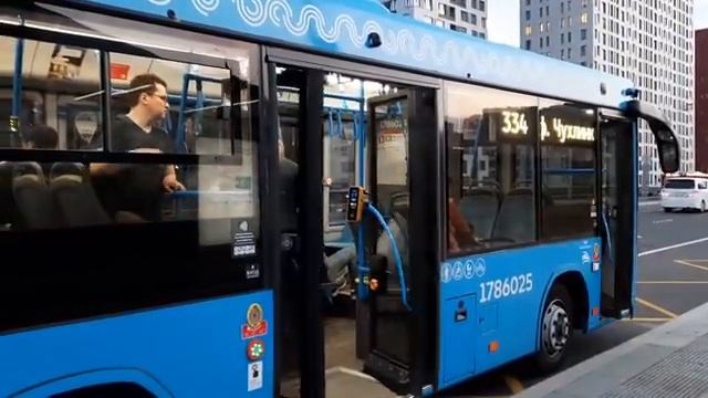 Автобус МАЗ-206.486 следует по маршруту 334
