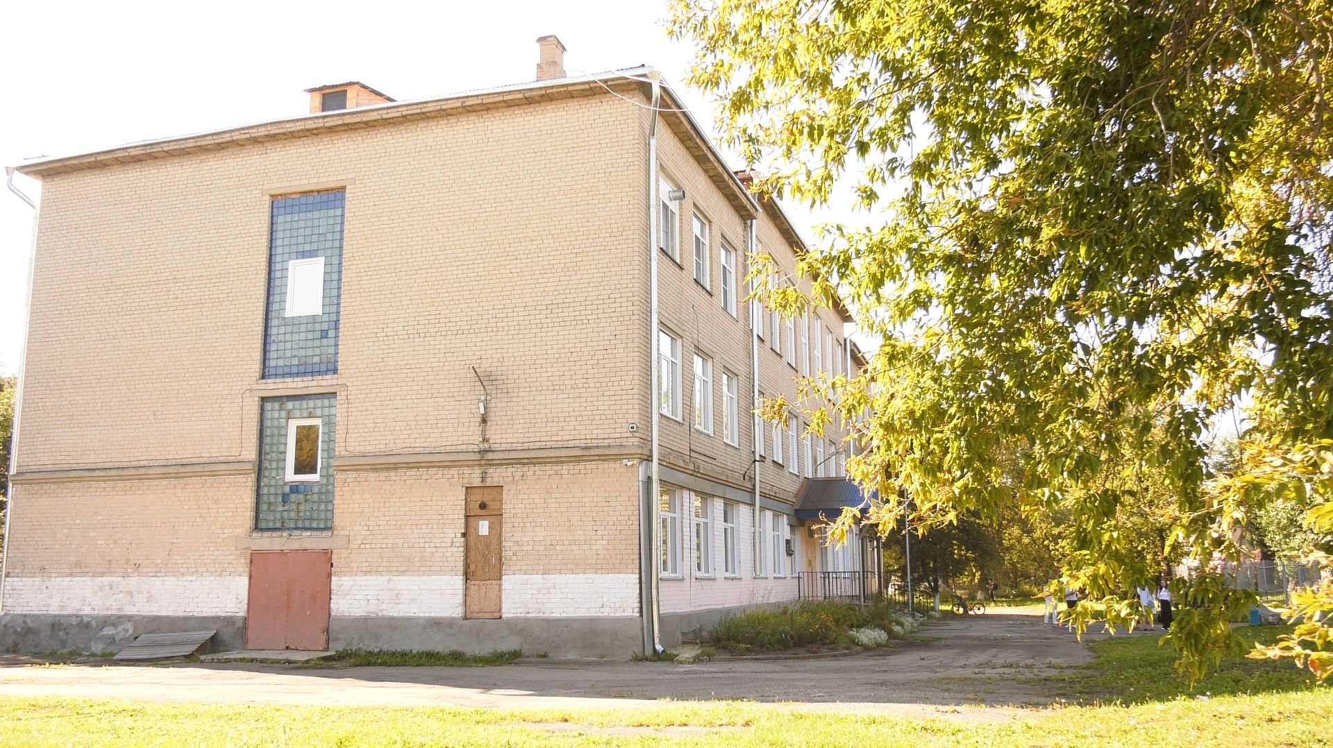 В школе №45 проходит ремонт кровли