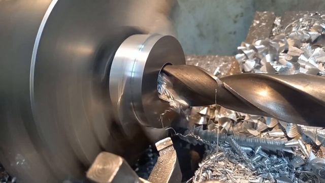 Сверление отверстия D32 мм (скорость съемки 0.5)