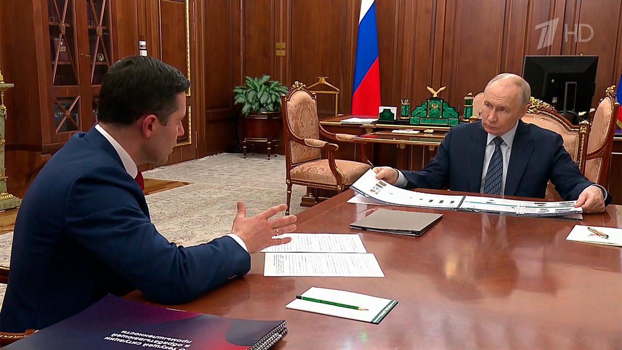 Владимир Путин в Кремле принял главу Минпромторга Антона Алиханова