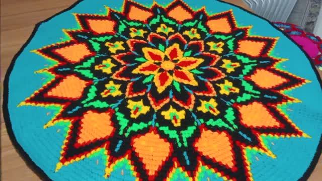 Показываю свои вязаные коврики