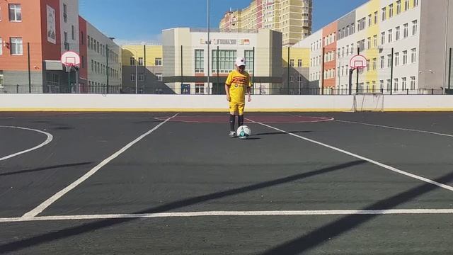 Рональдиньо на минималках 8 лет