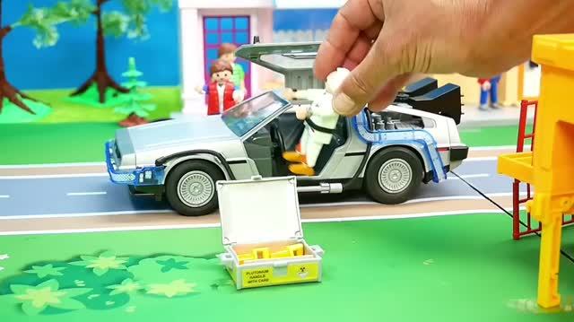 Щенячий патруль и Машина Времени DeLorean! 😊 Детское видео с игрушками