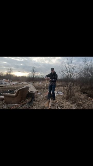 в поле нашел лампочку