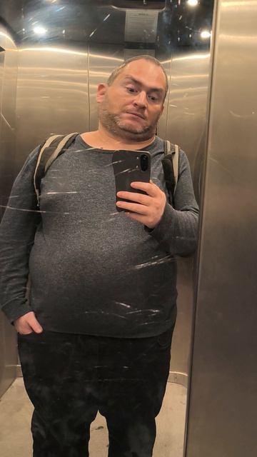 КРИВОЕ ЗЕРКАЛО В ЛИФТЕ