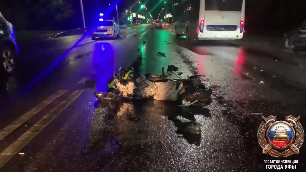 Юный водитель мотоцикла получил тяжелые травмы в результате ДТП в Уфе