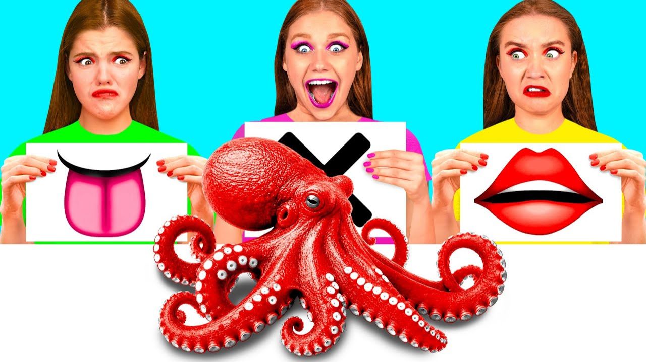 Откуси Лизни или Ничего Челлендж # Эпичная Битва с Едой от DaZaZa Challenge