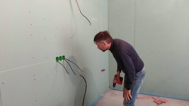 Установка подрозетников в каркасном доме.Мини-дом-каркасник.Участок с нуля.Часть №47