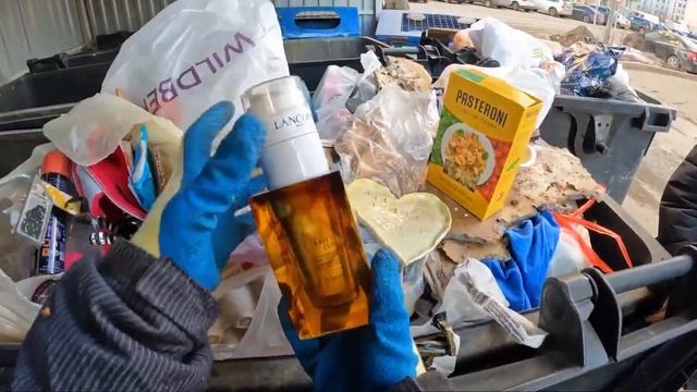 Как_я_зарабатываю_лазая_по_мусоркам_Москвы_Dumpster_Diving_RUSSIA
