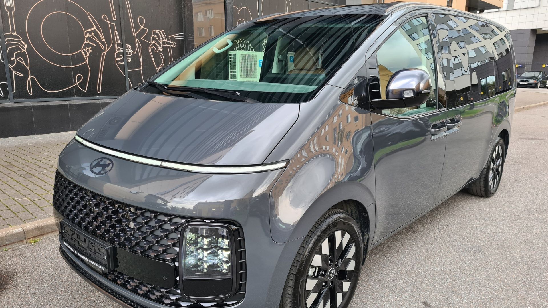 Hyundai Staria HEV 1.6 Lounge Inspiration 2025