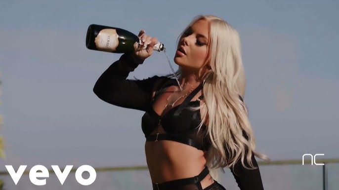 KristaFoxx & BEELIE - Private Dance (Official Music Video)