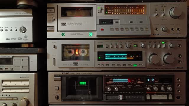 Кассетная дека AKAI GX-F90 будет жить!