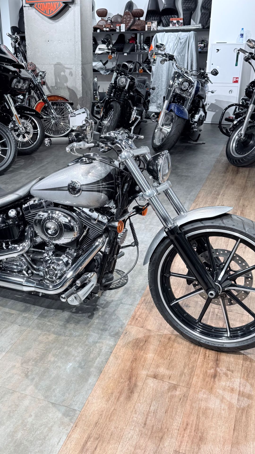 + 2015 Breakout ABS Hard Candy Custom QuickSilver Flakes 16K (VIN 5HD***3556)