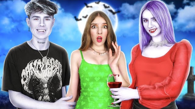 Меня удочерила СЕМЬЯ ВАМПИРОВ! Как выжить в жутком доме 🧛♀️🦇