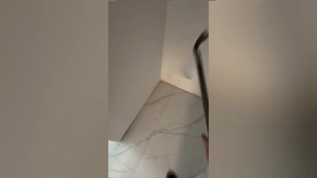 🫣Рабочие отомстили собственнику квартиры, который кинул их на деньги