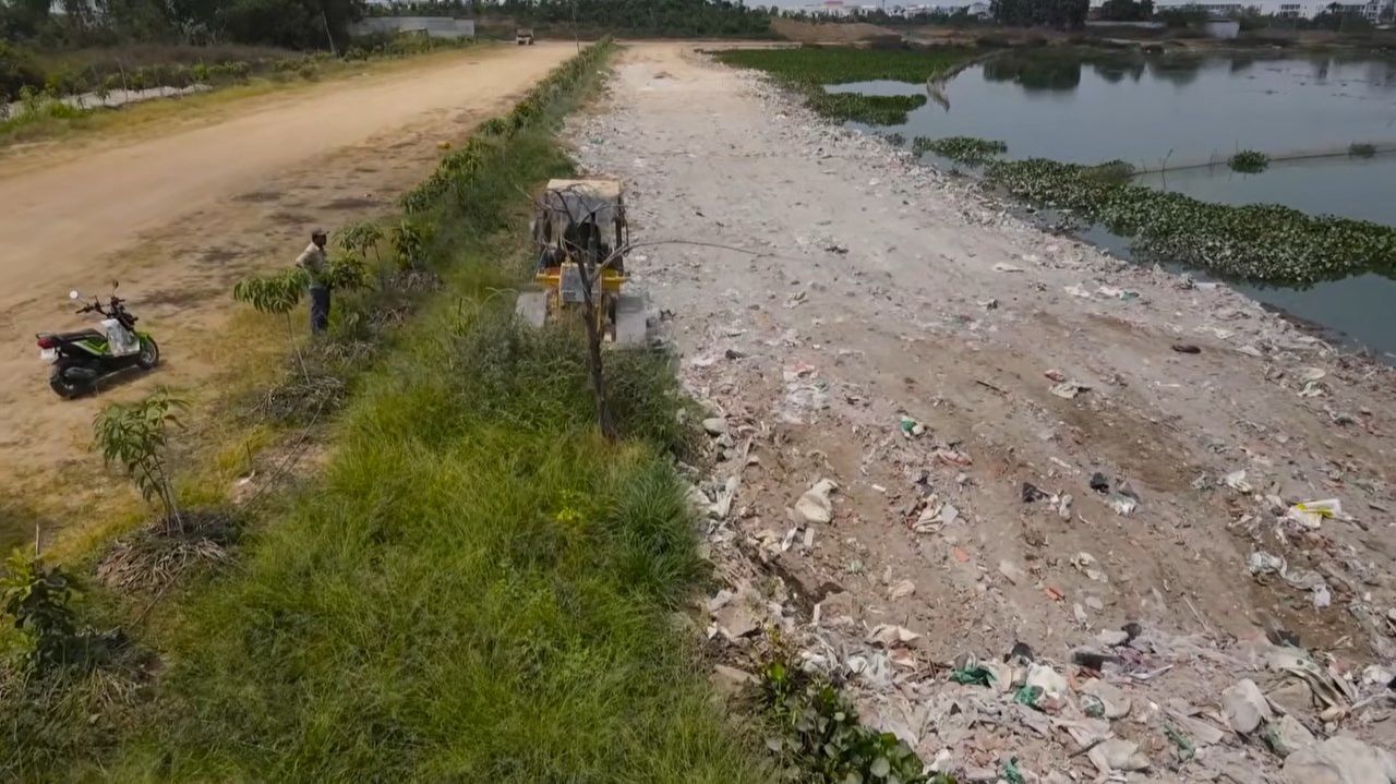 Really Creative Taking Crushed Stone And Dirt Fill Up In Lake, Operation Bulldozer, Dump Truck