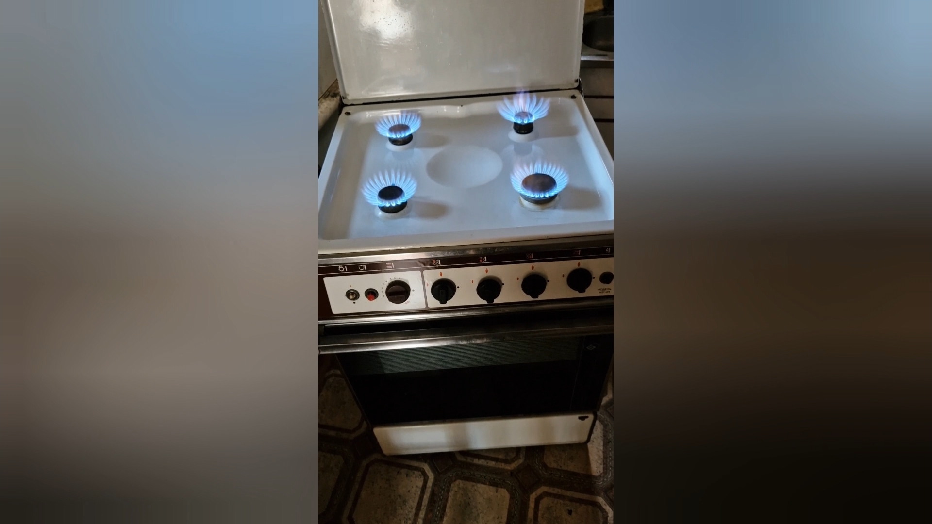Газовые плиты, духовые шкафы и варочные поверхности.