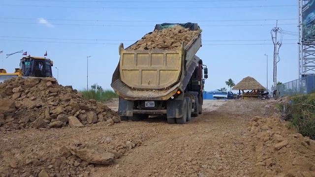 Bulldozer SHANTUI DumpTruck TRAGO  Working Road Construction