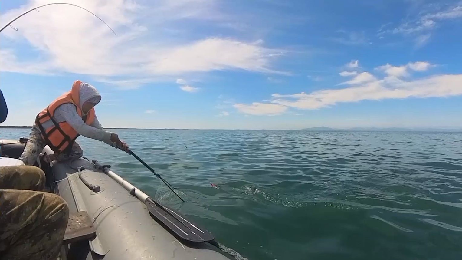 Аномальное Охотское море.. ЭТА РЫБА не даёт рыбачить.