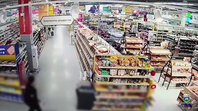 Сотрудники уголовного розыска в Тюмени задержали охранника, подозреваемого в краже из магазина