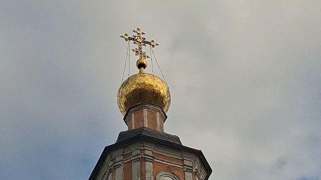 Колокольный звон на Успенском Кафедральном соборе в Сергиевом Посаде.